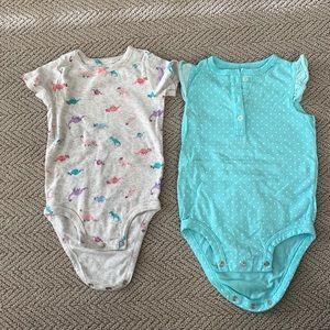 2 pack Carter’s Onesies